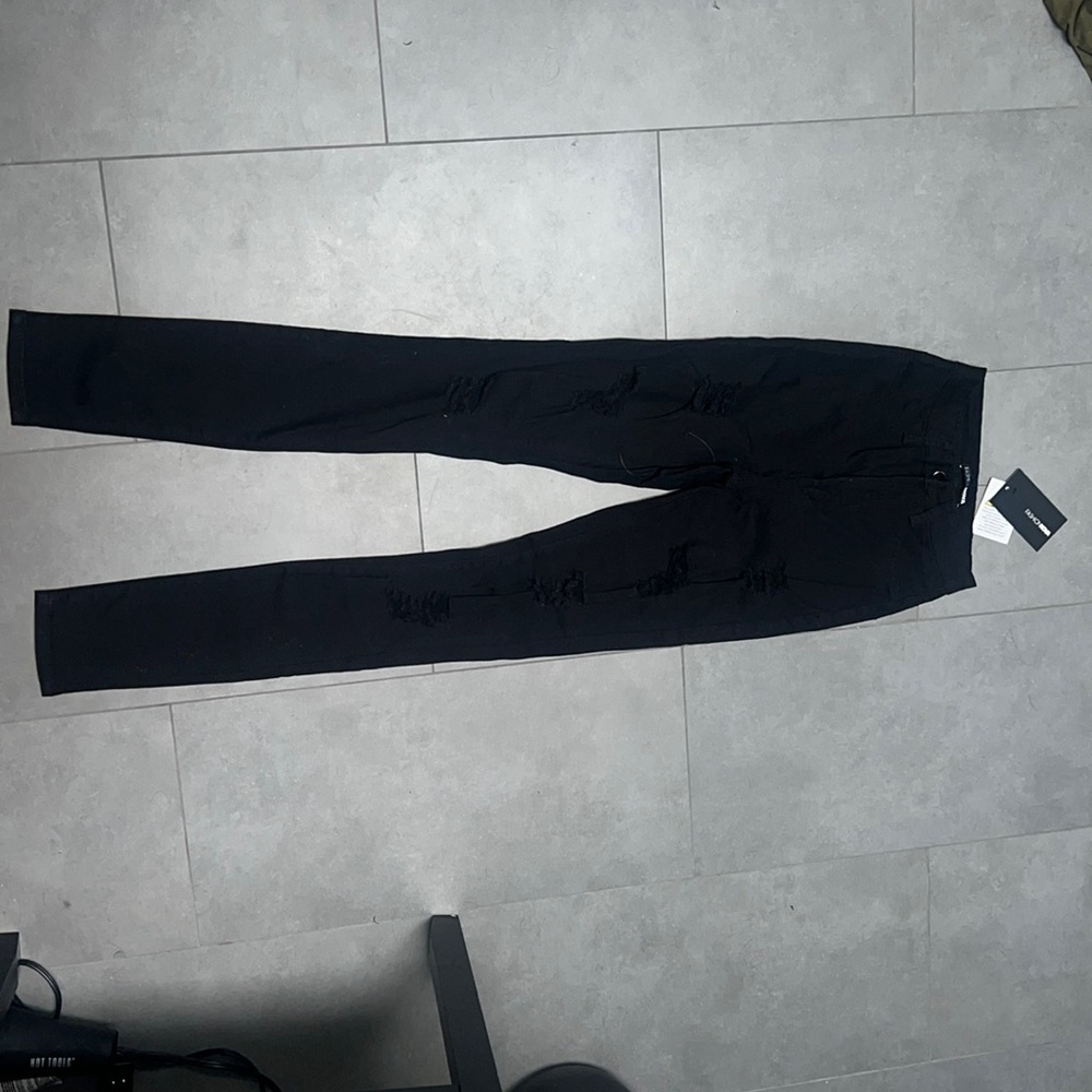 Fashion nova jeans size 2/3